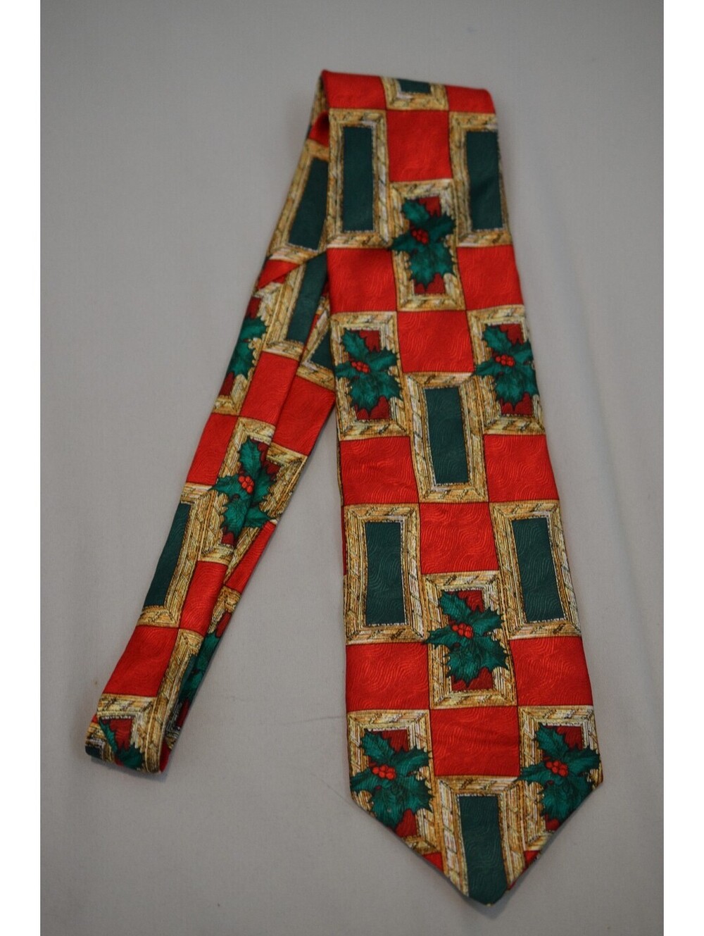 Vintage Hallmark Yule Tie Greetings Christmas Silk Necktie Holly Red Green USA